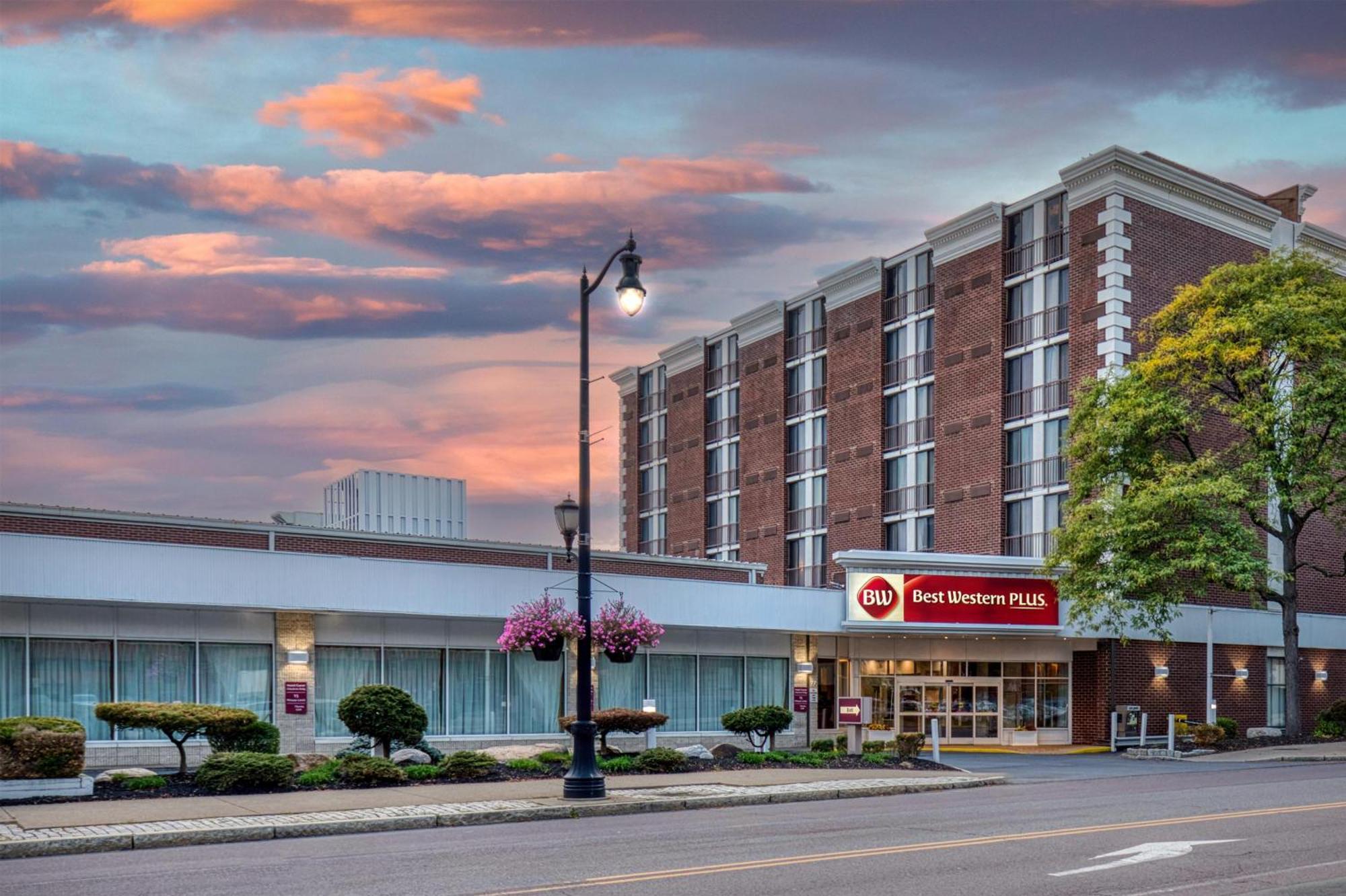 Staying Near Mohegan Sun Pocono Downs: 4 Three-Star Hotels Compared