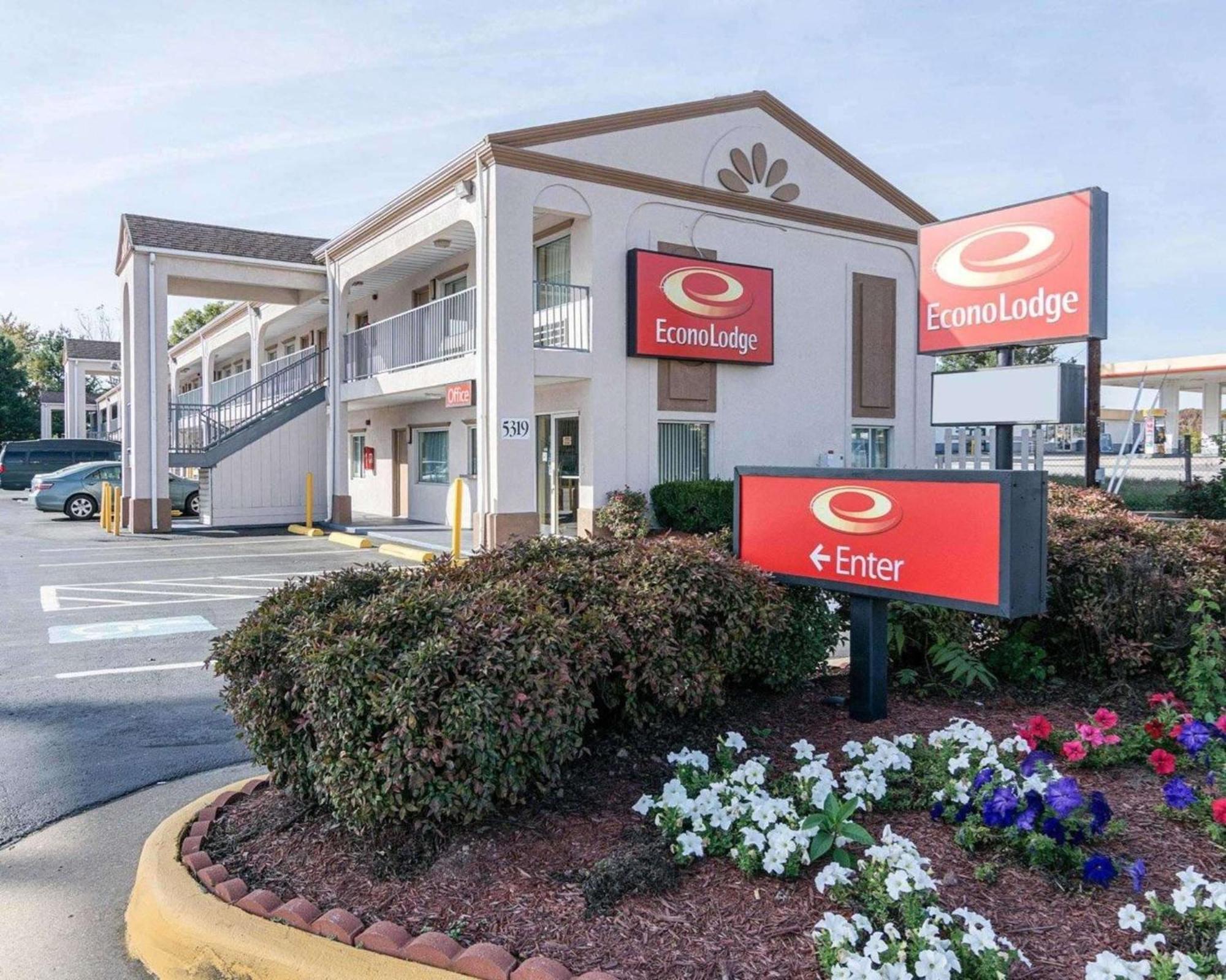 Where to Stay Near Berclair Plantation: 6 Budget Hotels