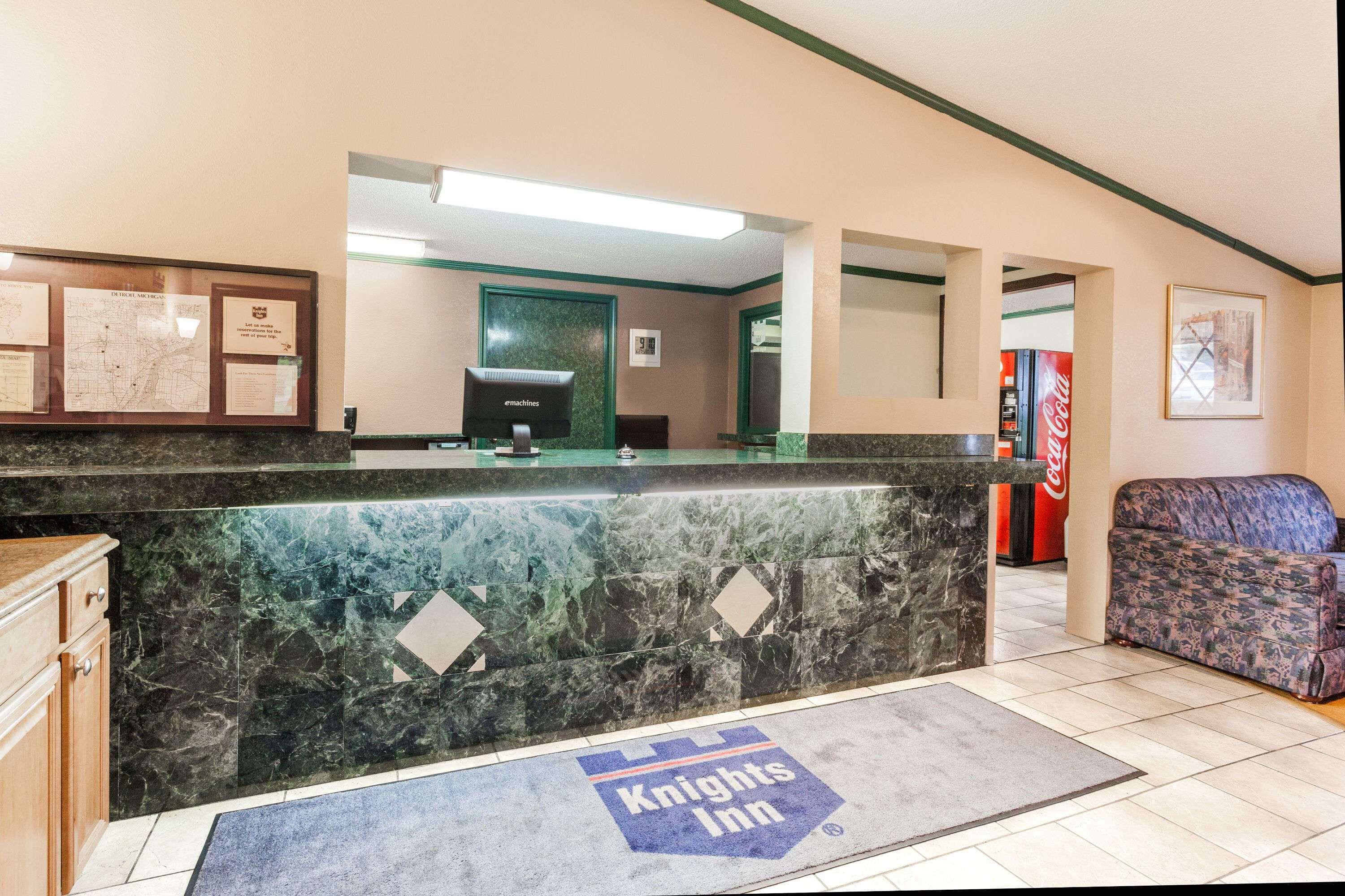 Staying Near Orchard 12 Plaza: 4 Budget Hotels Compared