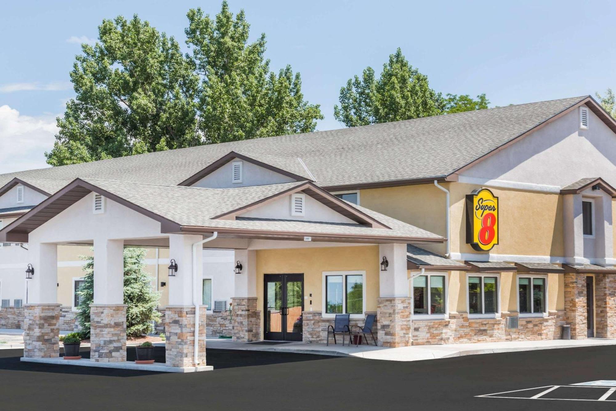 5 Affordable 2-Star Hotels Near Montrose Botanic Gardens