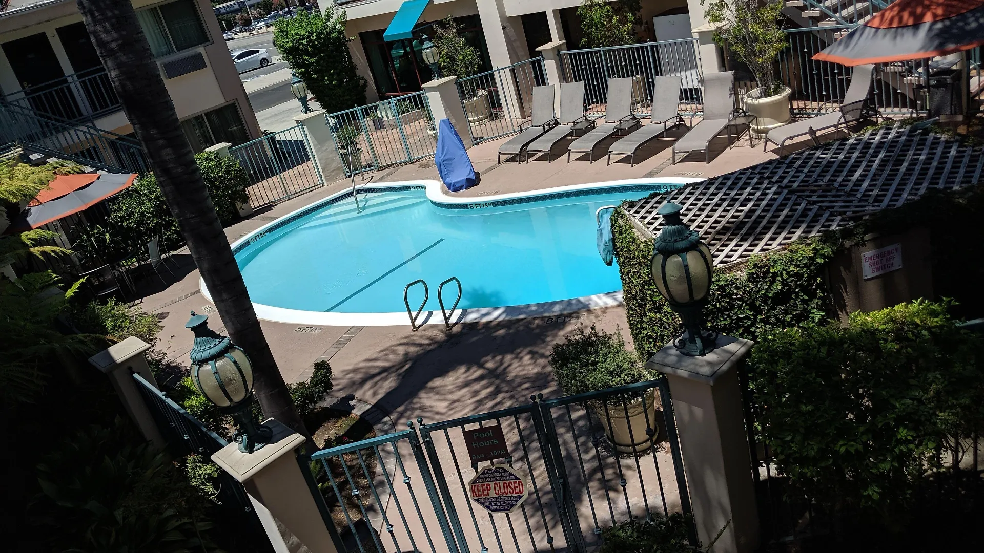 Where to Stay Near Sherman Oaks Castle Park: 4 Budget Hotels