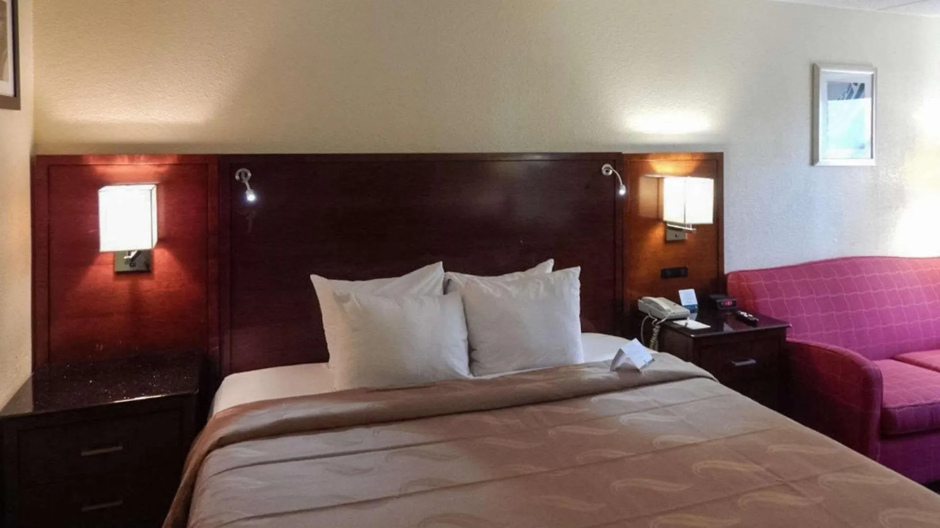 4 Airport Hotels Near Virginia Zoo Worth Booking in Norfolk