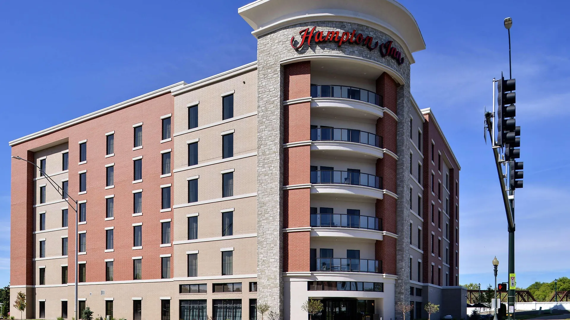 Staying Near Hope Martin Memorial Park: 6 Mid-Range Hotels Compared