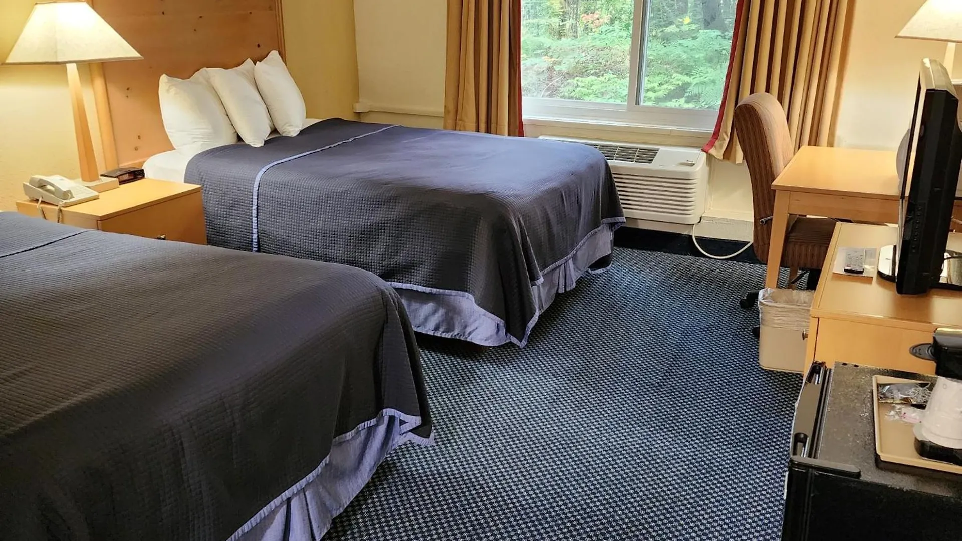 Staying In Maine: 8 Hotels Compared for Every Budget