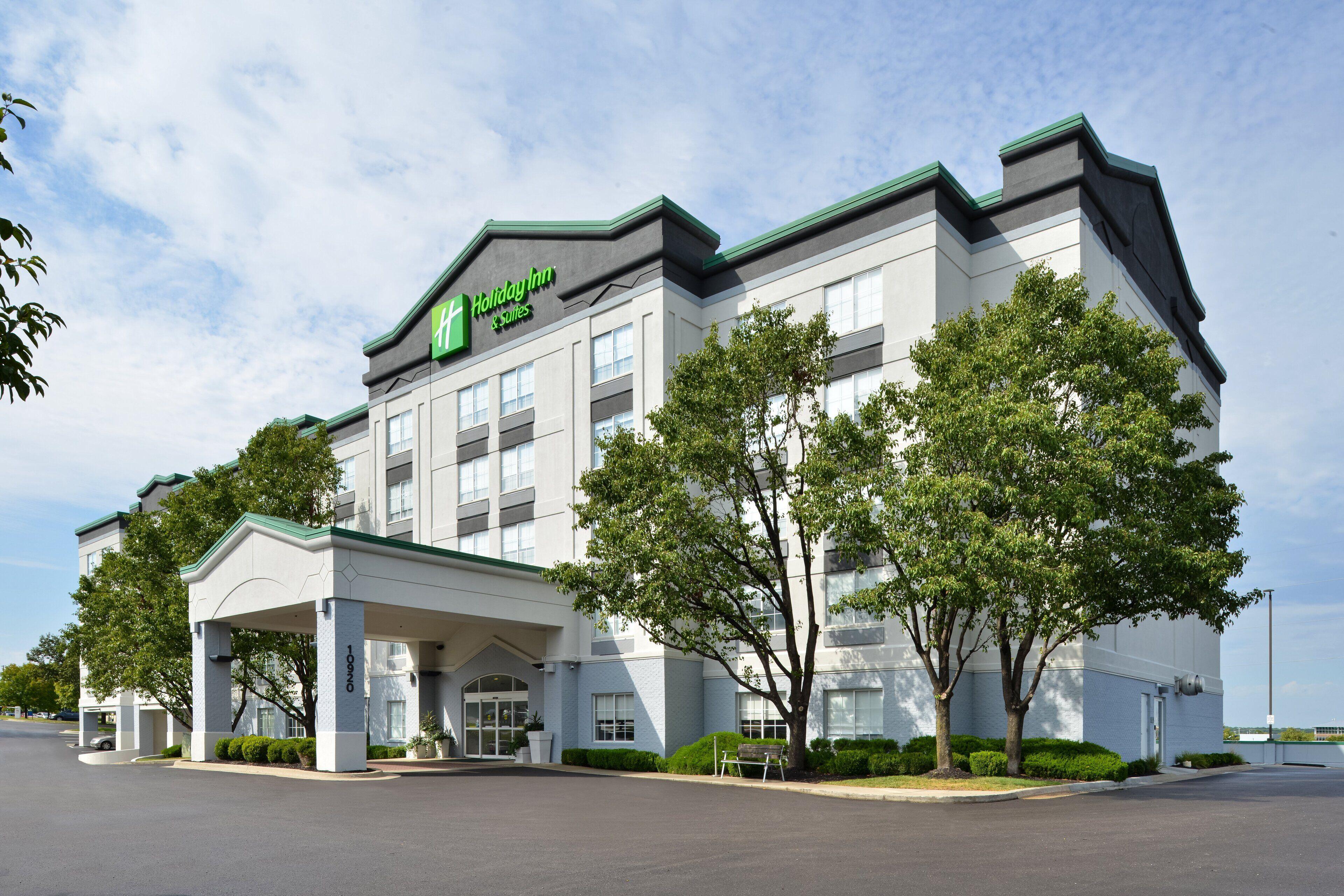 8 Business Hotels Near American Girl Kansas City Worth Booking